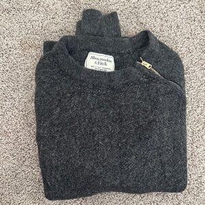 Abercrombie & Fitch women’s Charcoal  Sweater